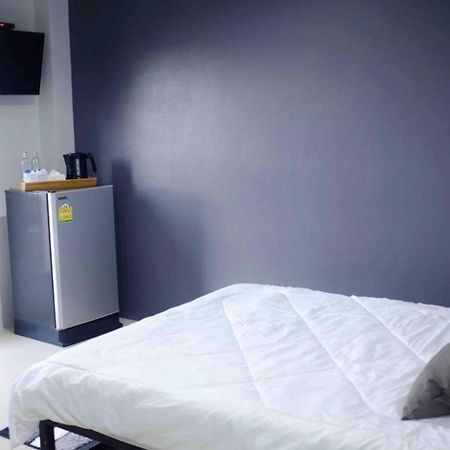 The Room Apartment Surat Thani Bagian luar foto