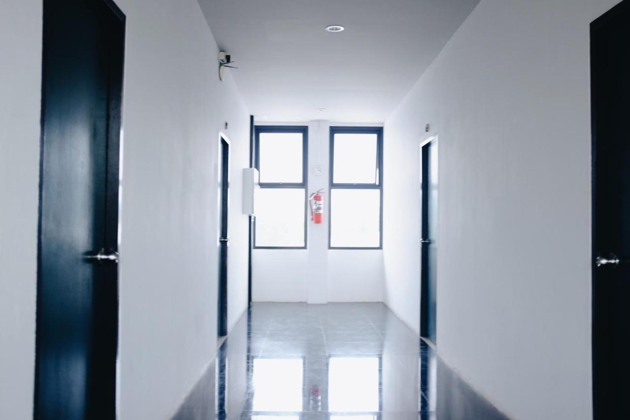 The Room Apartment Surat Thani Bagian luar foto