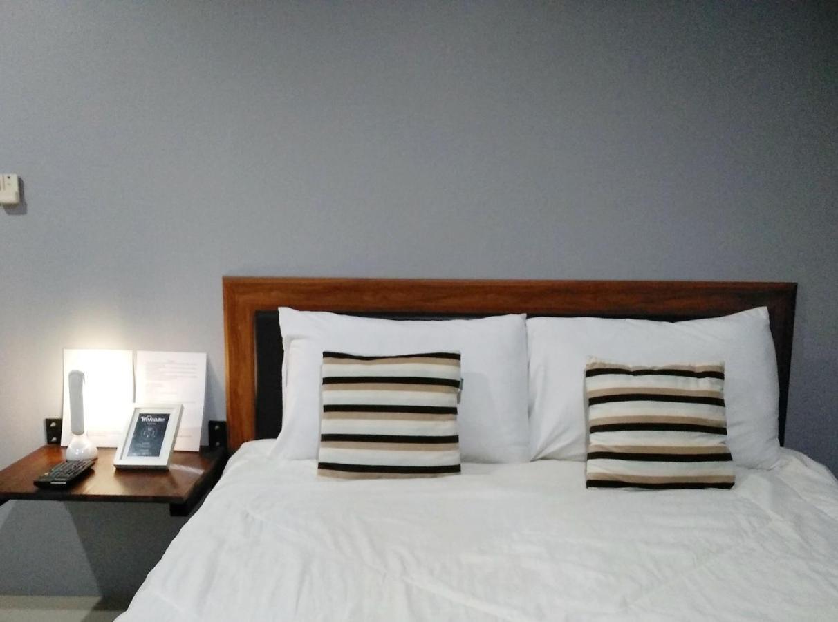 The Room Apartment Surat Thani Bagian luar foto