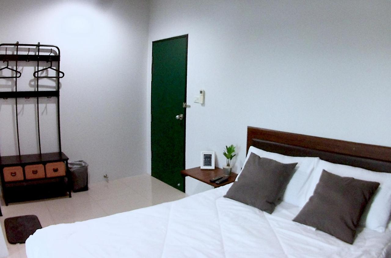 The Room Apartment Surat Thani Bagian luar foto